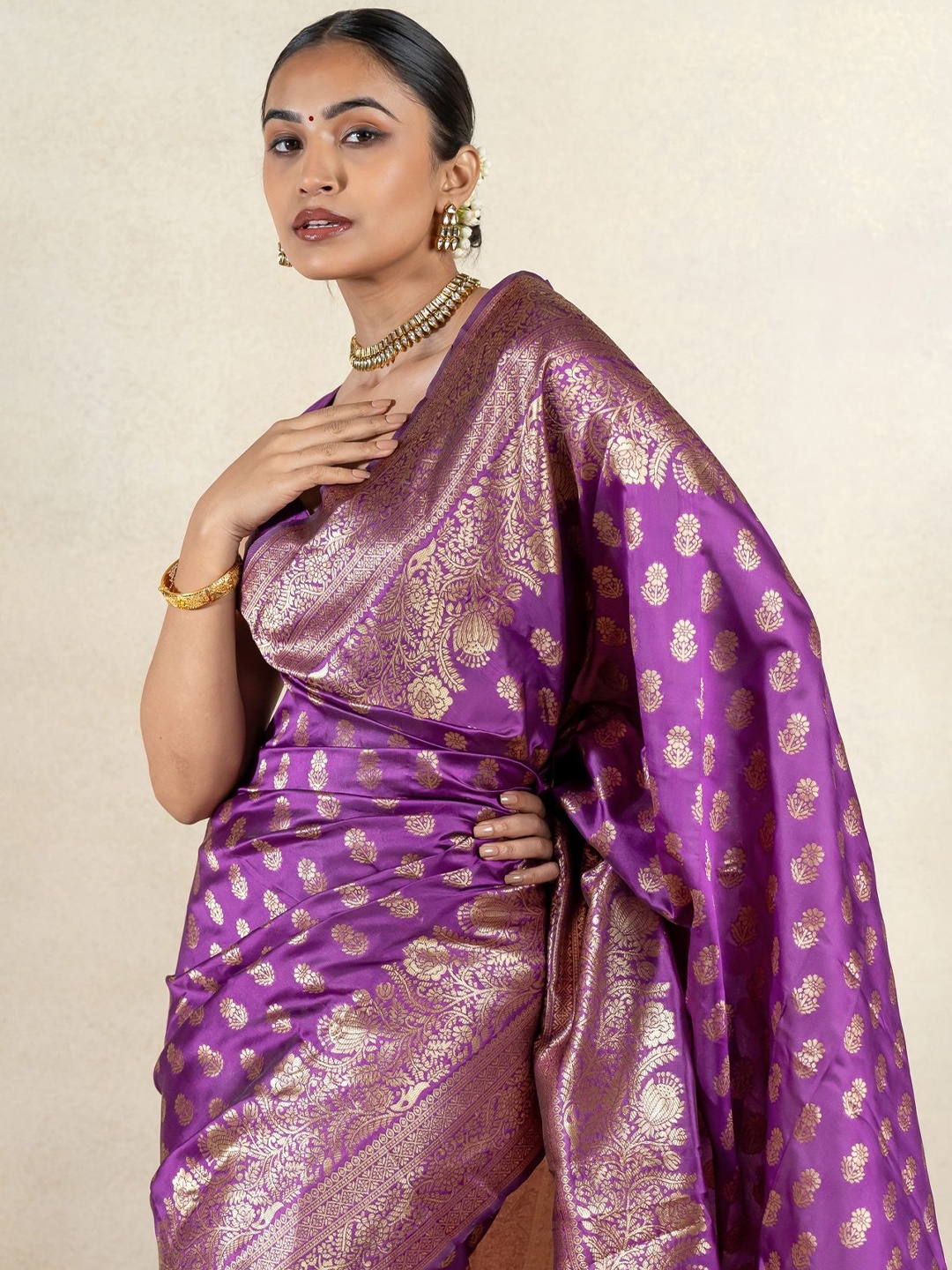 

Subham Ethnic Motif Zari Woven Saree with Blouse, Magenta