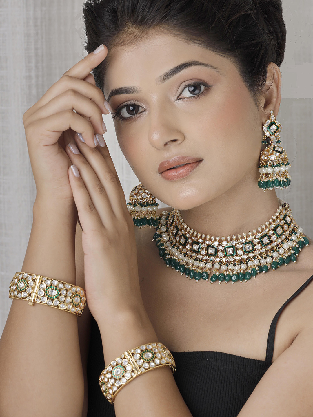 

STYLE DECO Benaras Set of 2 Gold Plated Kundan Studded Bangles