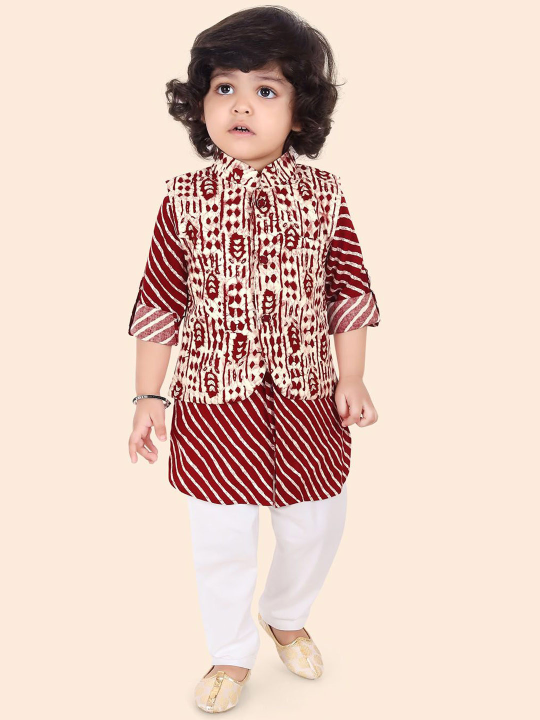 

Ethniks Neu-Ron Boys Striped Mandarin Collar Cotton Silk Kurta with Pyjamas & Nehru Jacket, Maroon