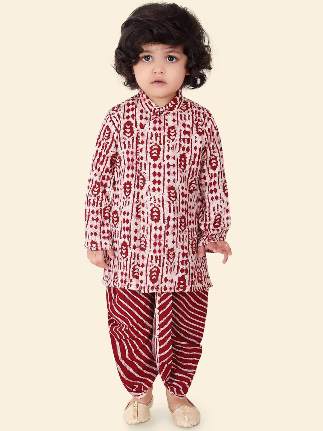 

Ethniks Neu-Ron Boys Geometric Printed Mandarin Collar Cotton Silk Kurta with Dhoti Pants, Maroon