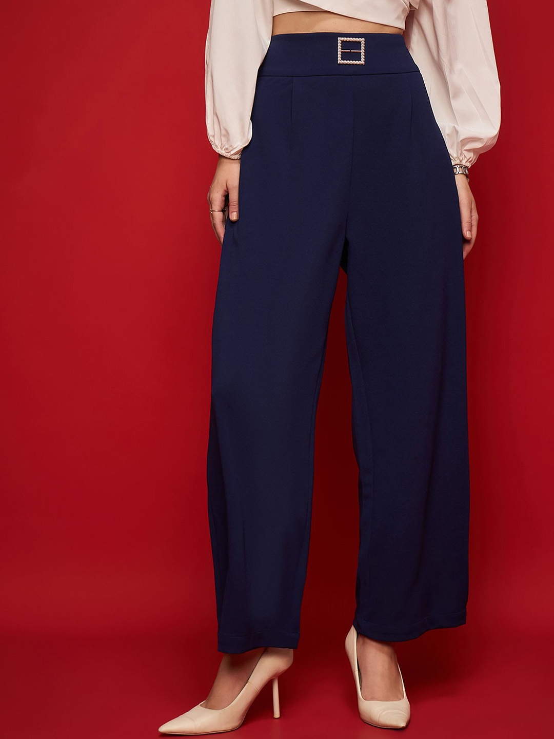 

URBANGRACE BY KASSUALLY Women Relaxed Flared Mid-Rise Parallel Trousers, Navy blue