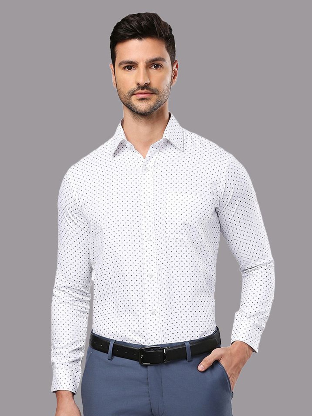 

Klub Fox Men Slim Fit Opaque Printed Formal Shirt, White