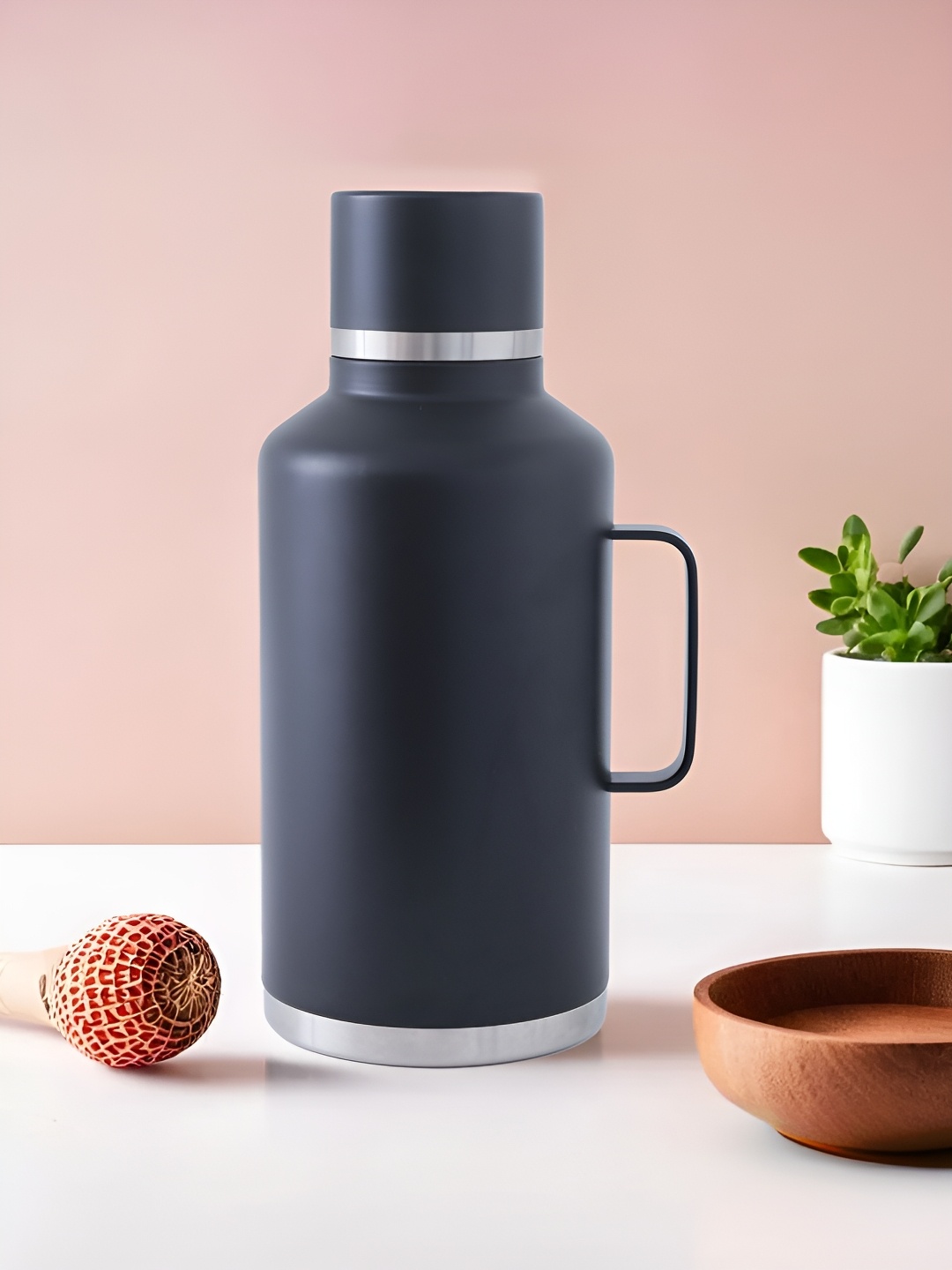 

The Better Home Black Single Wall Vacuum Stainless Steel Flask Water Bottle 2 L