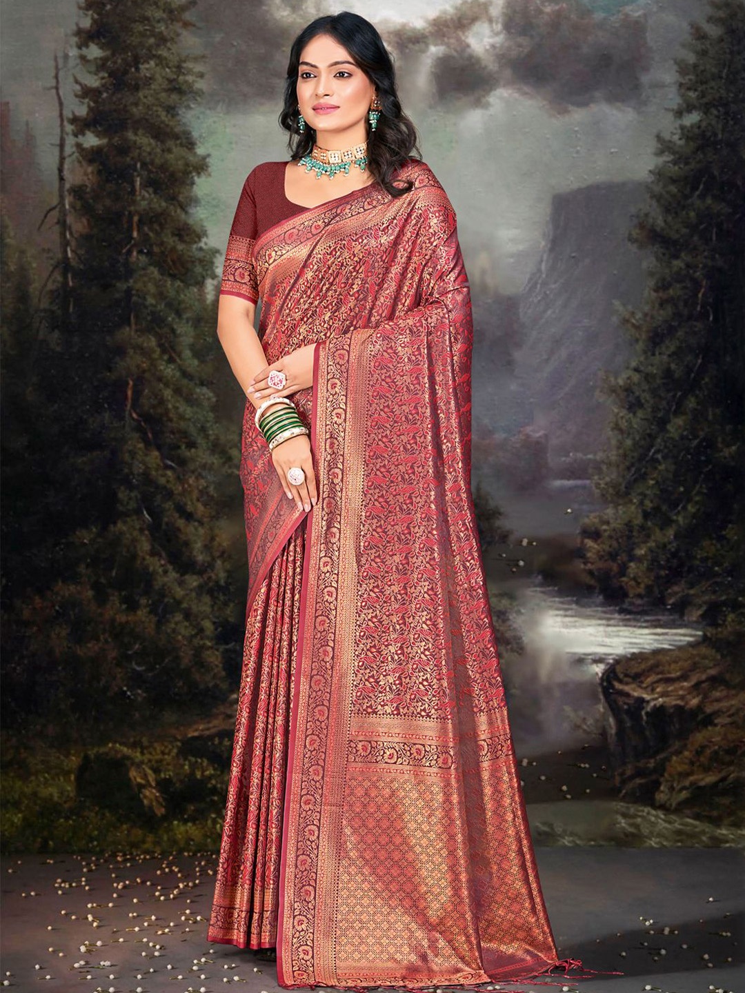 

SANGAM PRINTS Woven Design Zari Tussar Saree, Maroon