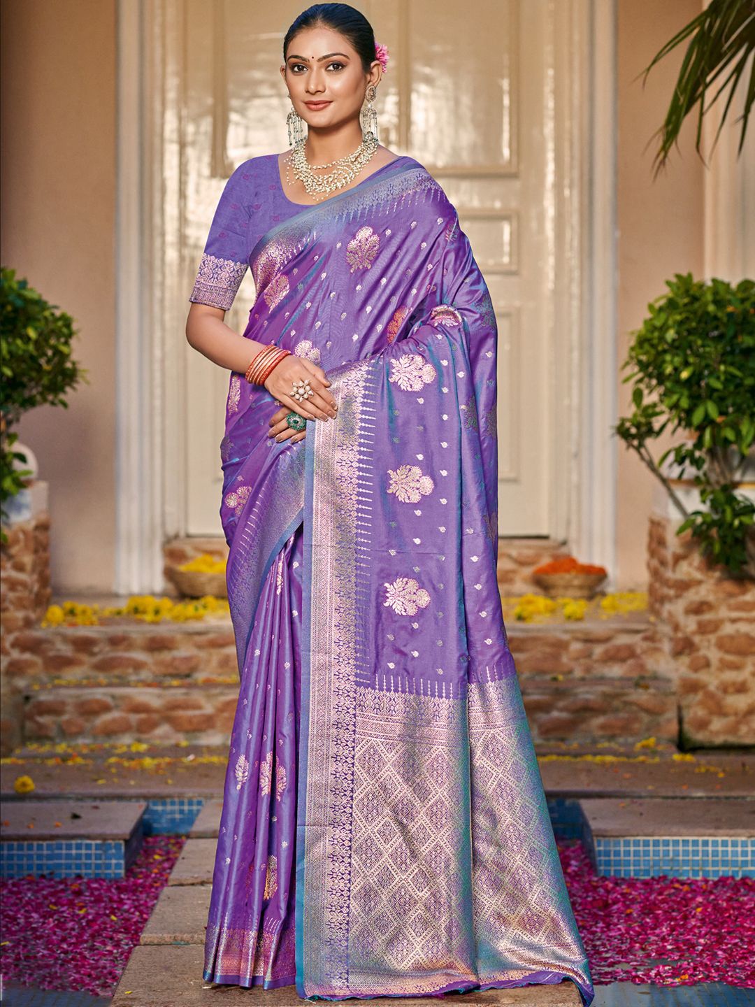 

SANGAM PRINTS Woven Design Zari Tussar Saree, Lavender