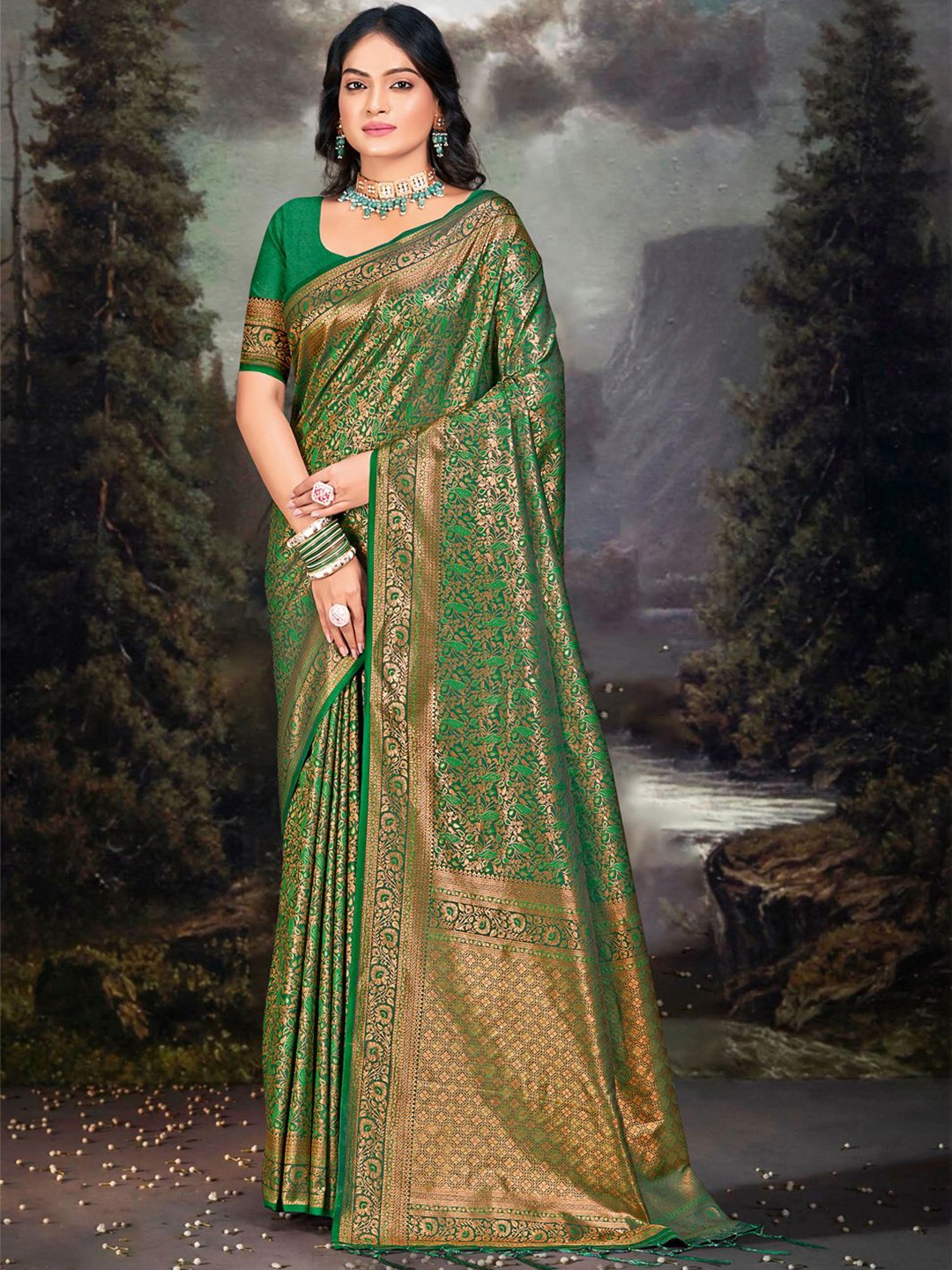 

SANGAM PRINTS Floral Zari Tussar Saree, Green