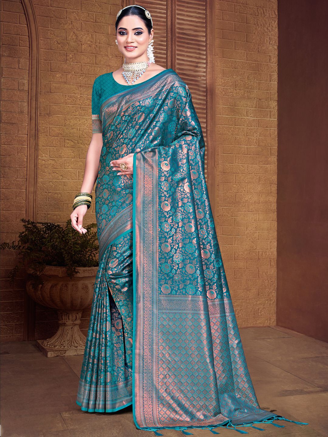 

SANGAM PRINTS Floral Zari Tussar Saree, Blue