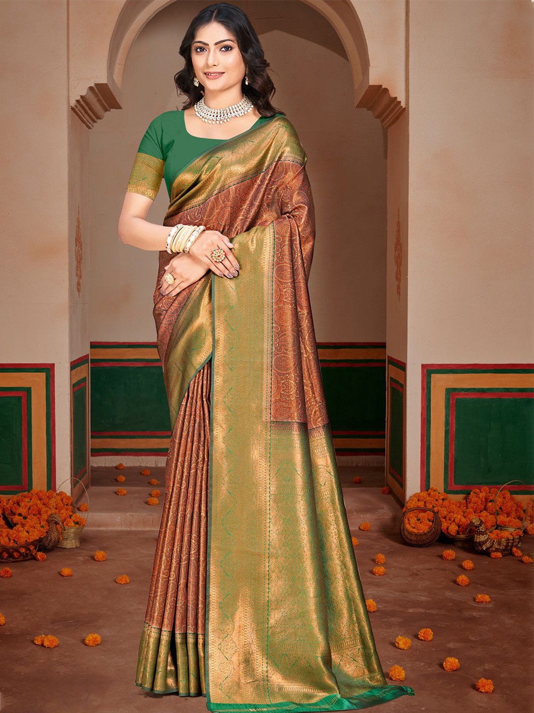 

SANGAM PRINTS Woven Design Zari Tussar Saree, Green
