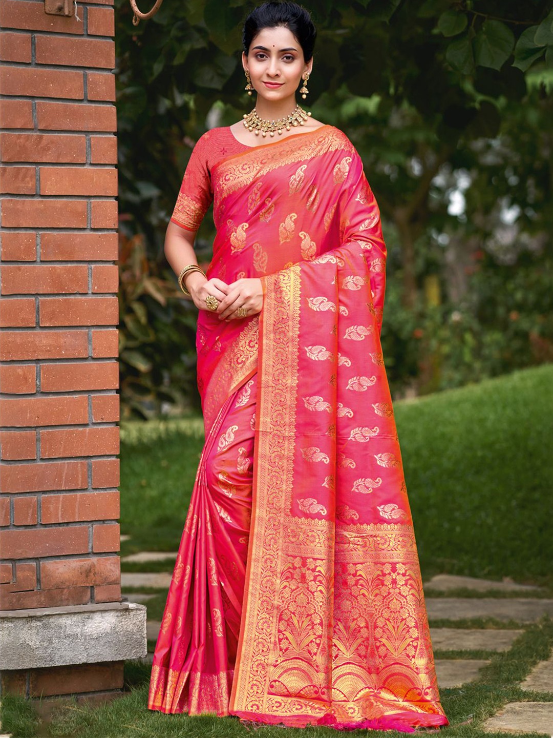 

SANGAM PRINTS Woven Design Zari Tussar Saree, Pink