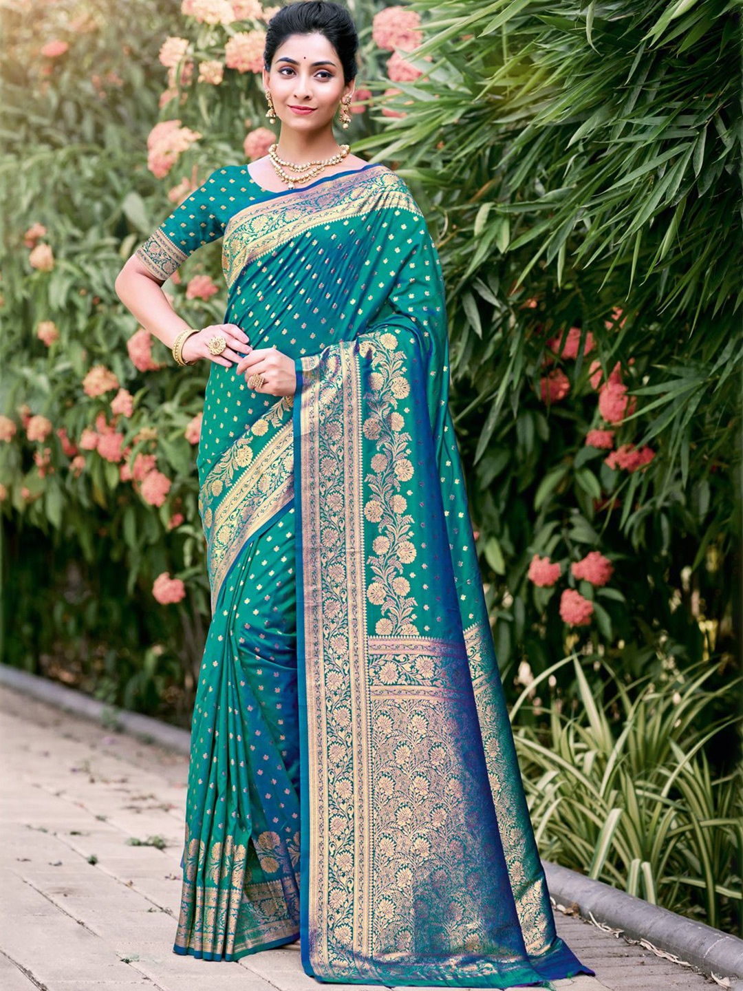 

SANGAM PRINTS Woven Design Zari Tussar Saree, Blue