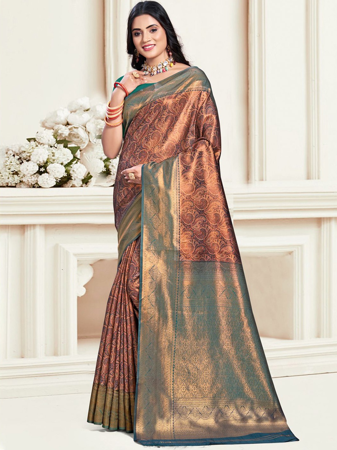 

SANGAM PRINTS Woven Design Zari Tussar Saree, Green