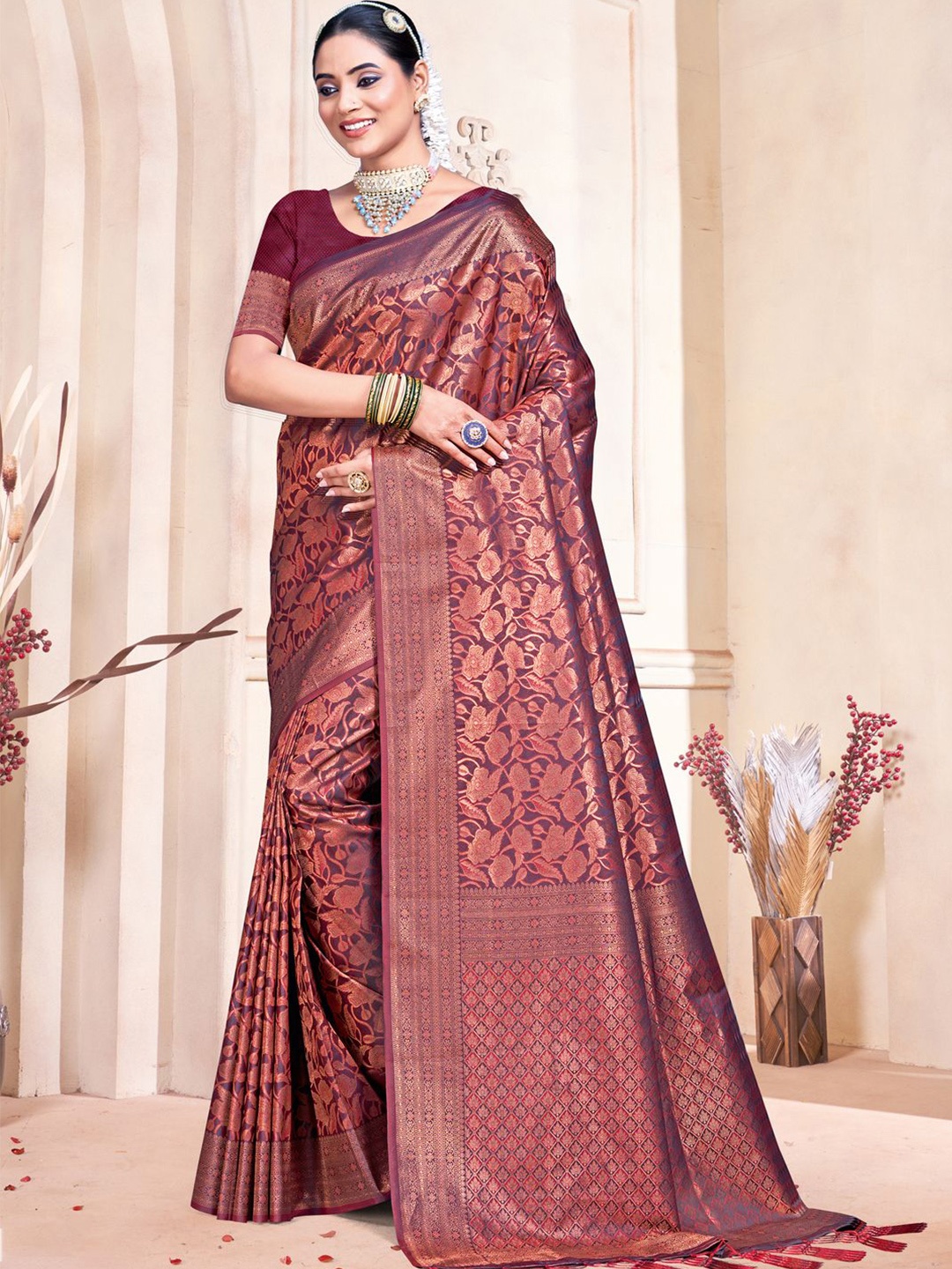 

SANGAM PRINTS Floral Zari Tussar Saree, Maroon