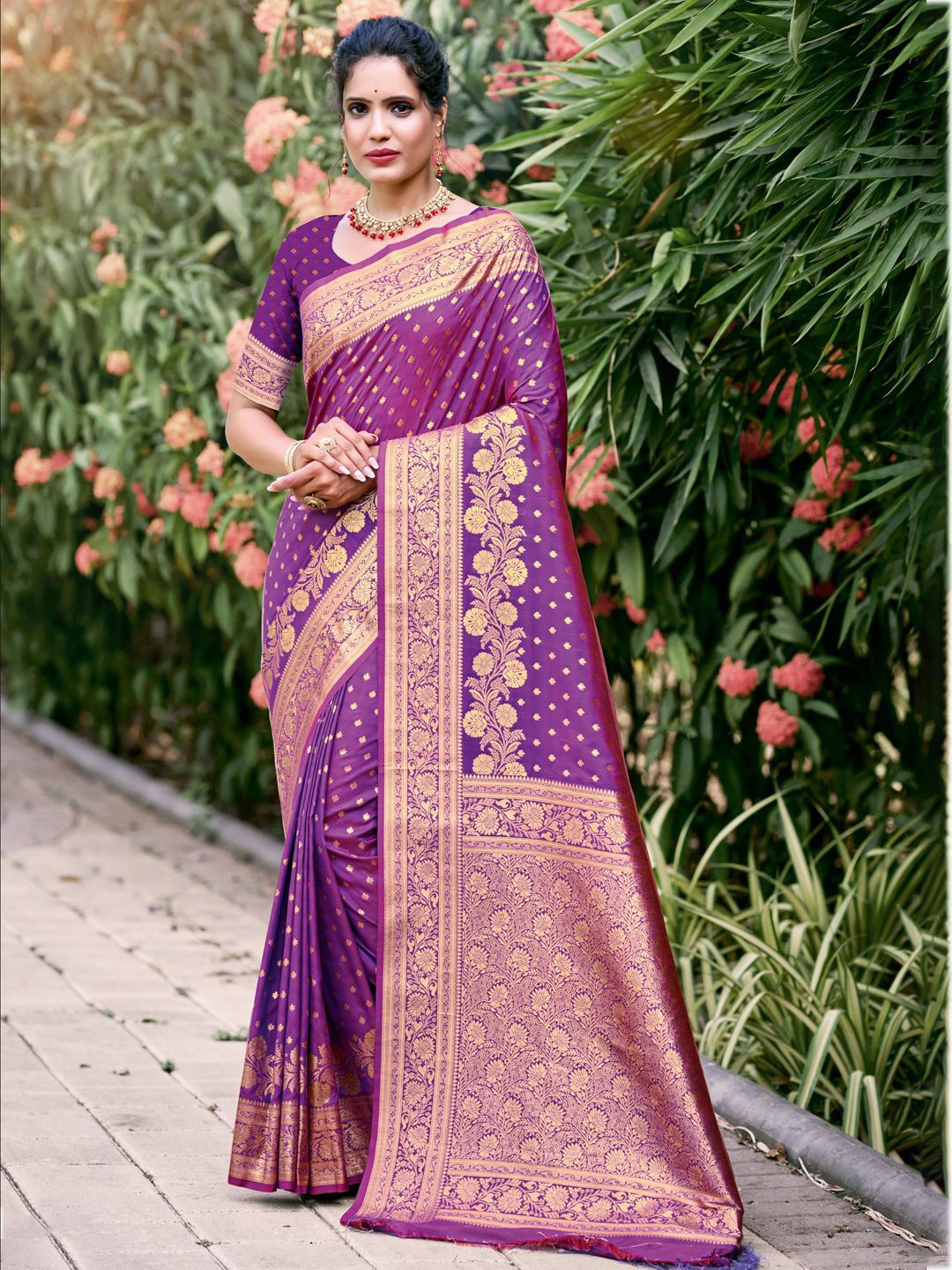 

SANGAM PRINTS Woven Design Zari Tussar Saree, Magenta