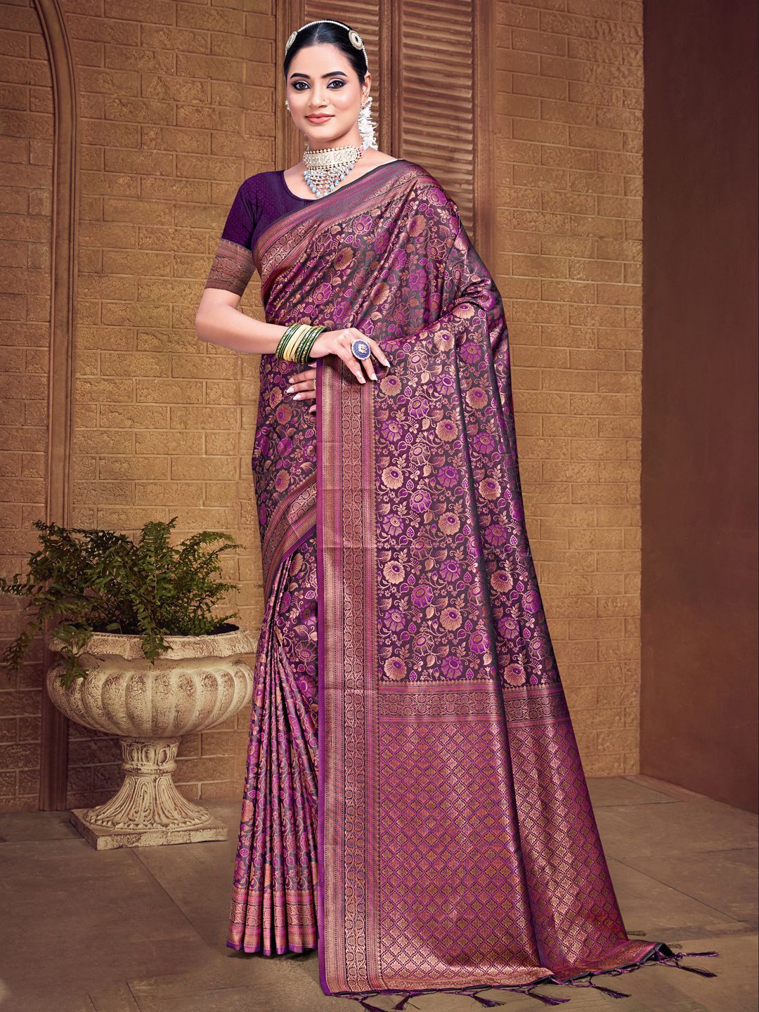 

SANGAM PRINTS Woven Design Zari Tussar Saree, Purple