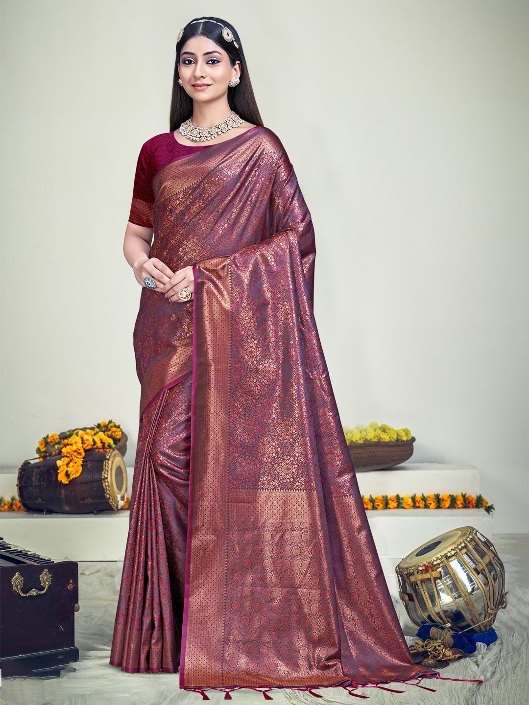 

SANGAM PRINTS Woven Design Zari Tussar Saree, Red