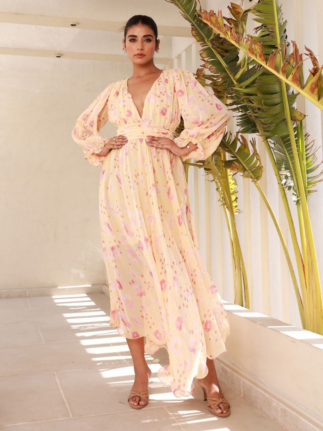 

MOONSTRUCK Floral Print Flared Sleeve Chiffon Maxi Dress, Peach
