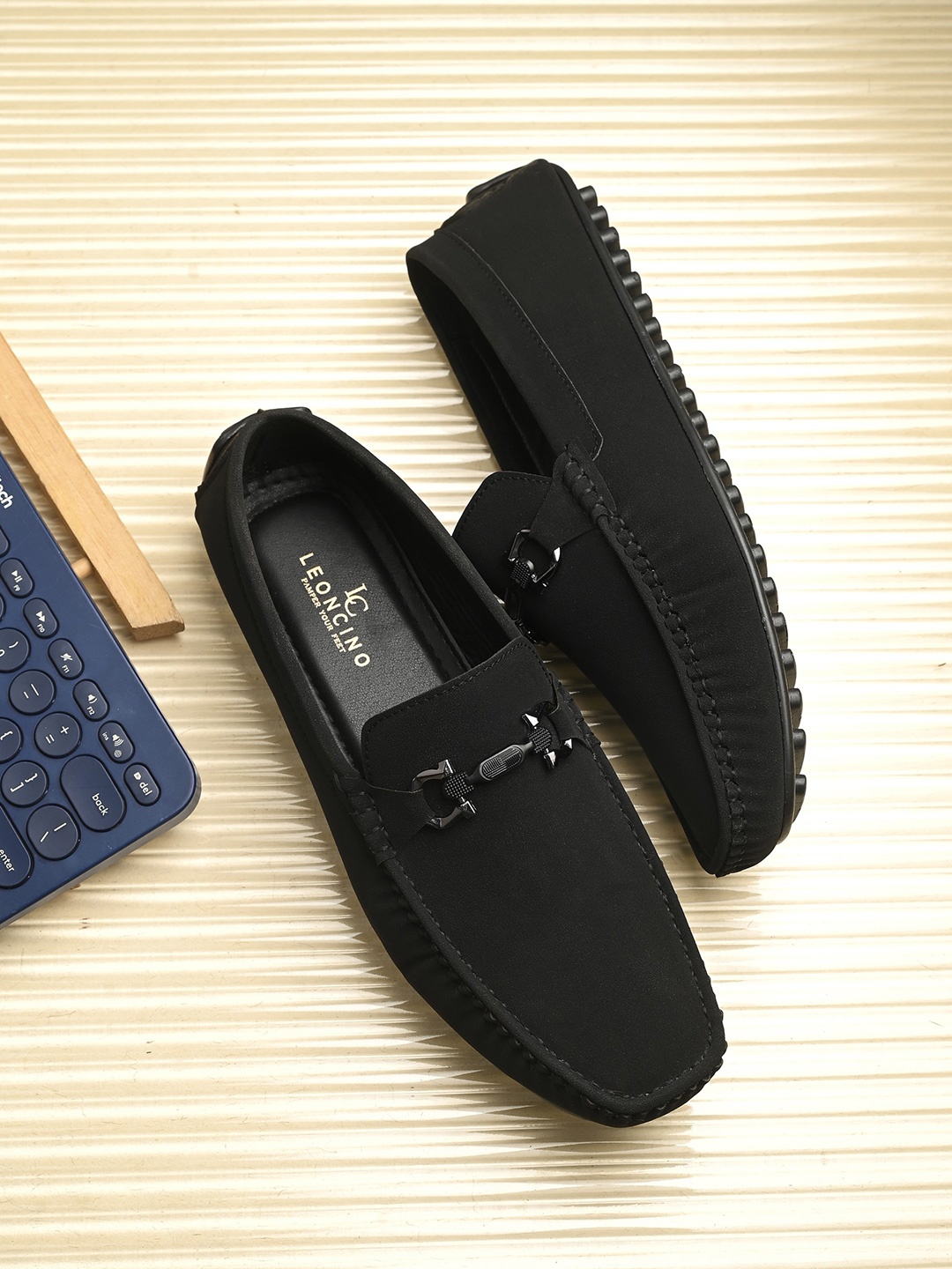 

LEONCINO Men Suede LOAFERS, Black