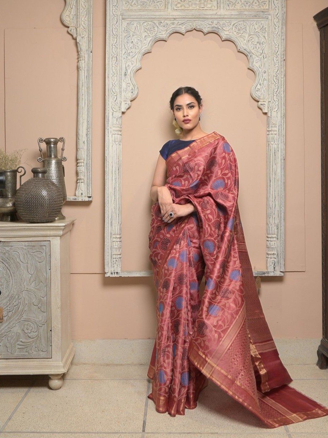

DUSALA INDIA Floral Zari Pure Silk Saree, Red