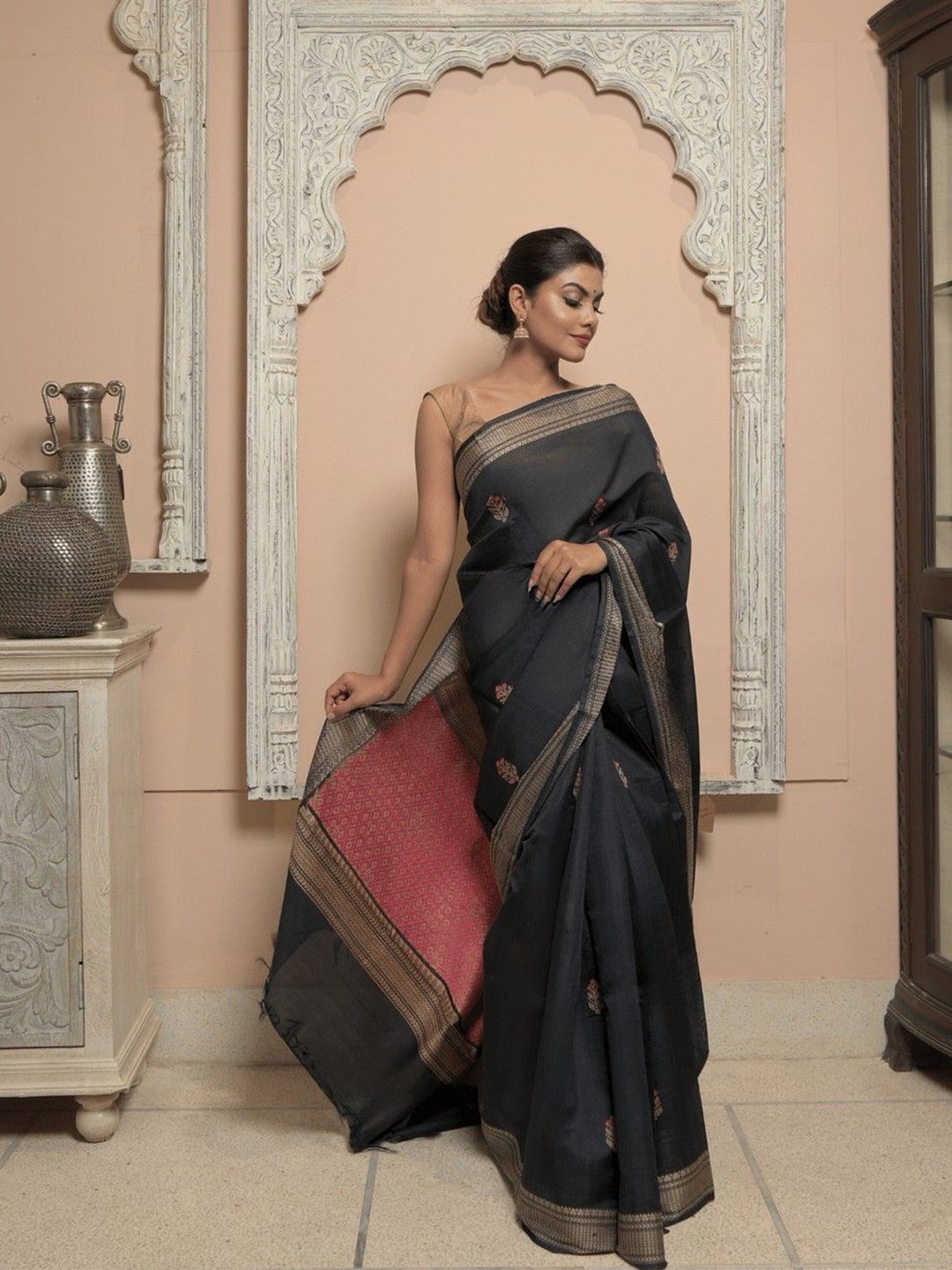 

DUSALA INDIA Woven Design Zari Pure Silk Saree, Grey