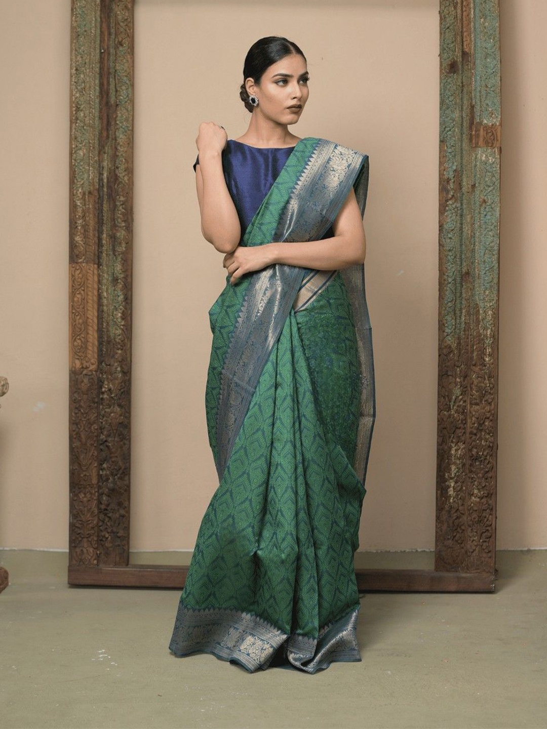 

DUSALA INDIA Ethnic Motifs Zari Pure Silk Saree, Green
