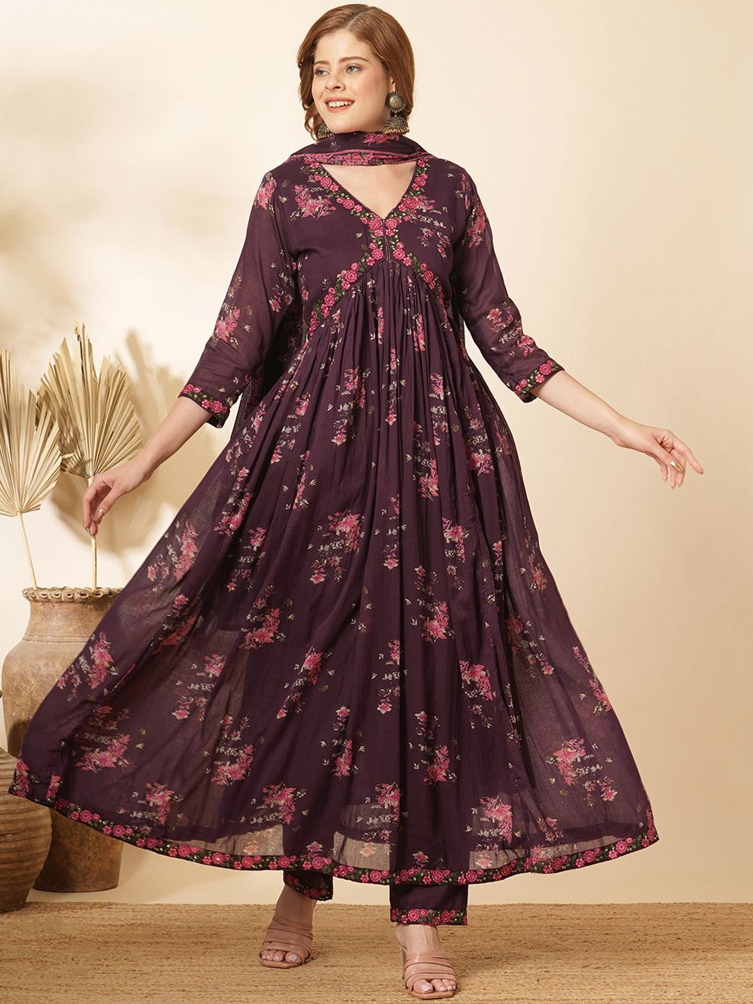 

FASHOR Floral Printed V-Neck Sequinned Pure Cotton Anarkali Kurta with Trousers & Dupatta, Burgundy