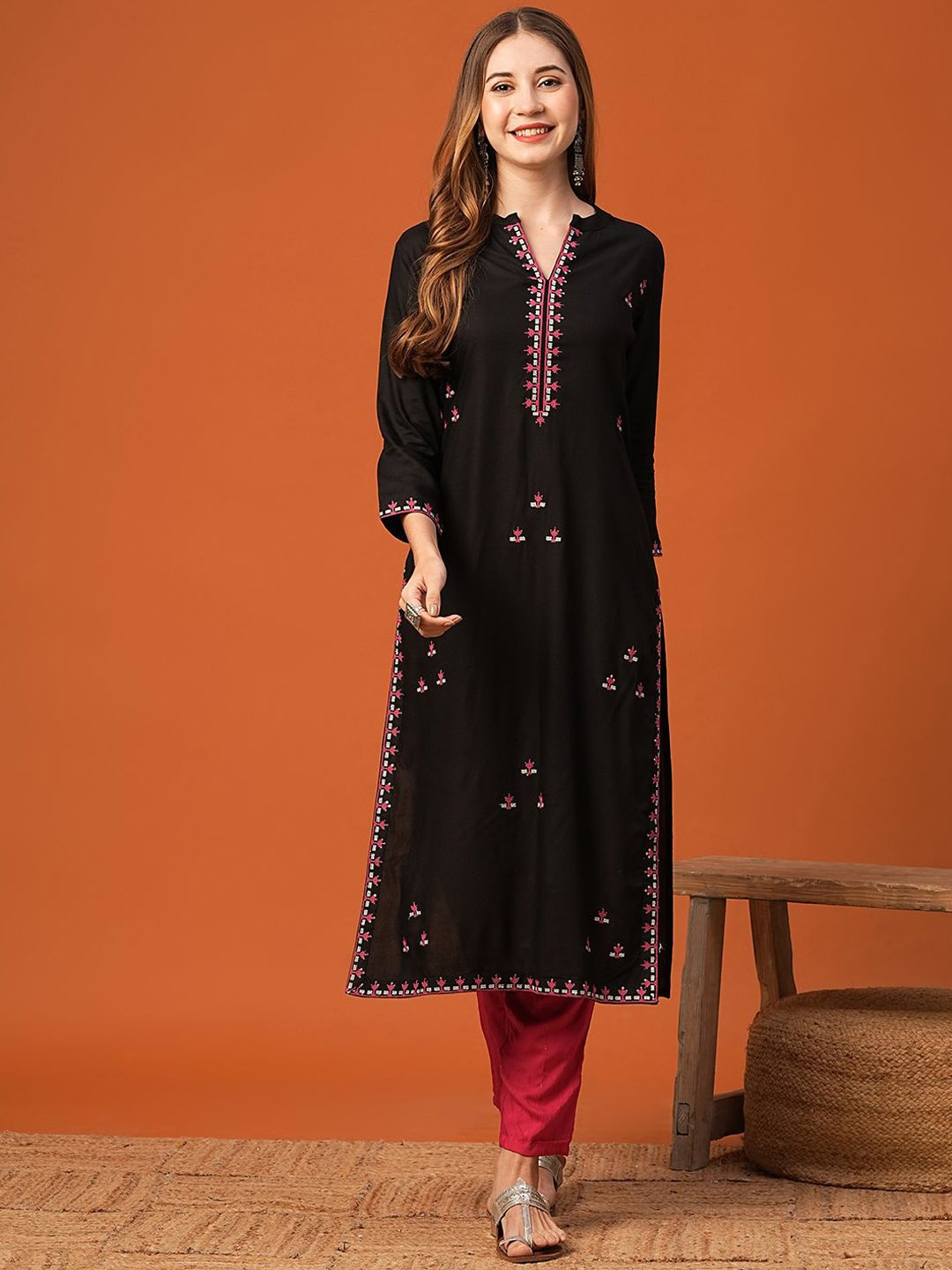 

FASHOR Ethnic Motifs Embroidered Kurta, Black