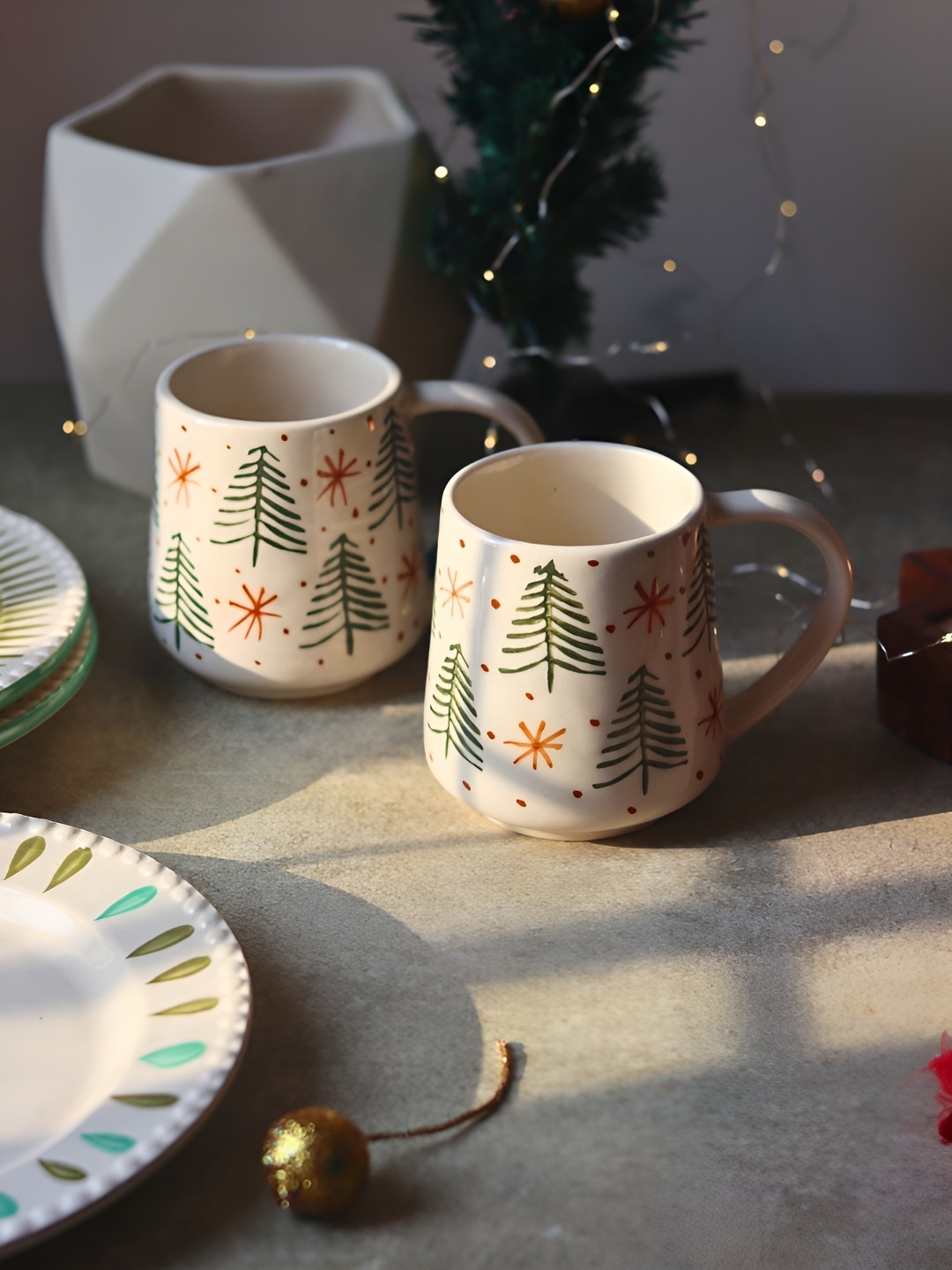 

WEAVING HOMES White & Green 2 Pieces Printed Ceramic Glossy Mugs 250 ml