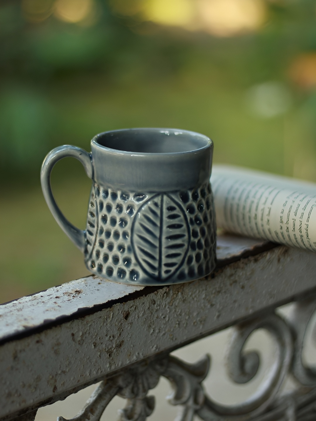 

WEAVING HOMES Grey Textured Ceramic Glossy Mugs 250 ml