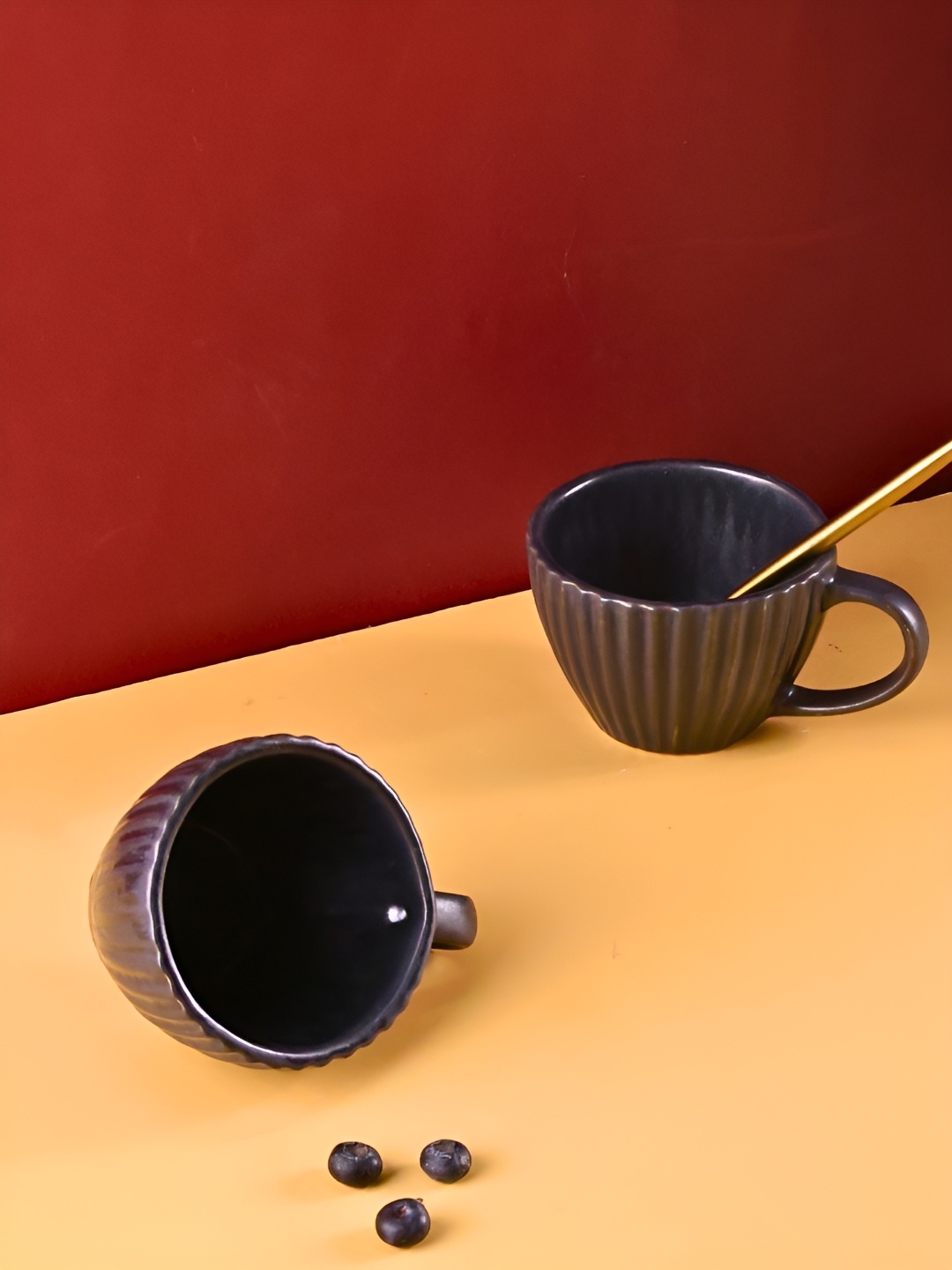 

WEAVING HOMES Black 2 Pieces Hand Painted Textured Ceramic Glossy Mugs 200 ml