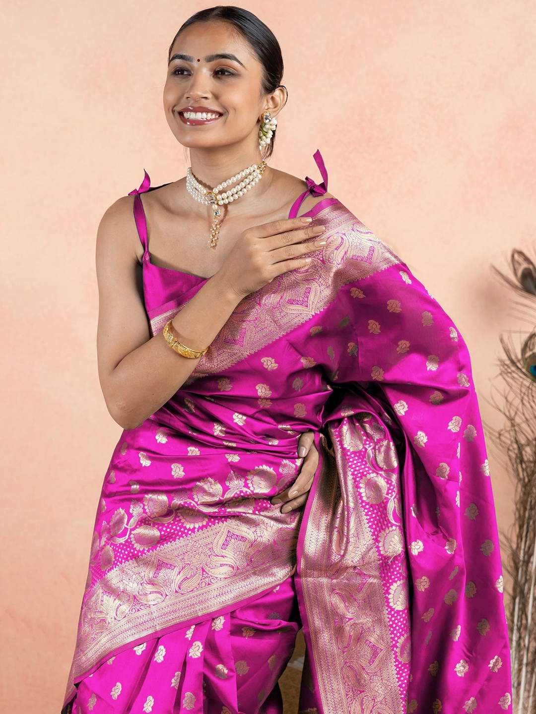 

Subham Ethnic Motifs Woven Designed Zari Saree, Pink