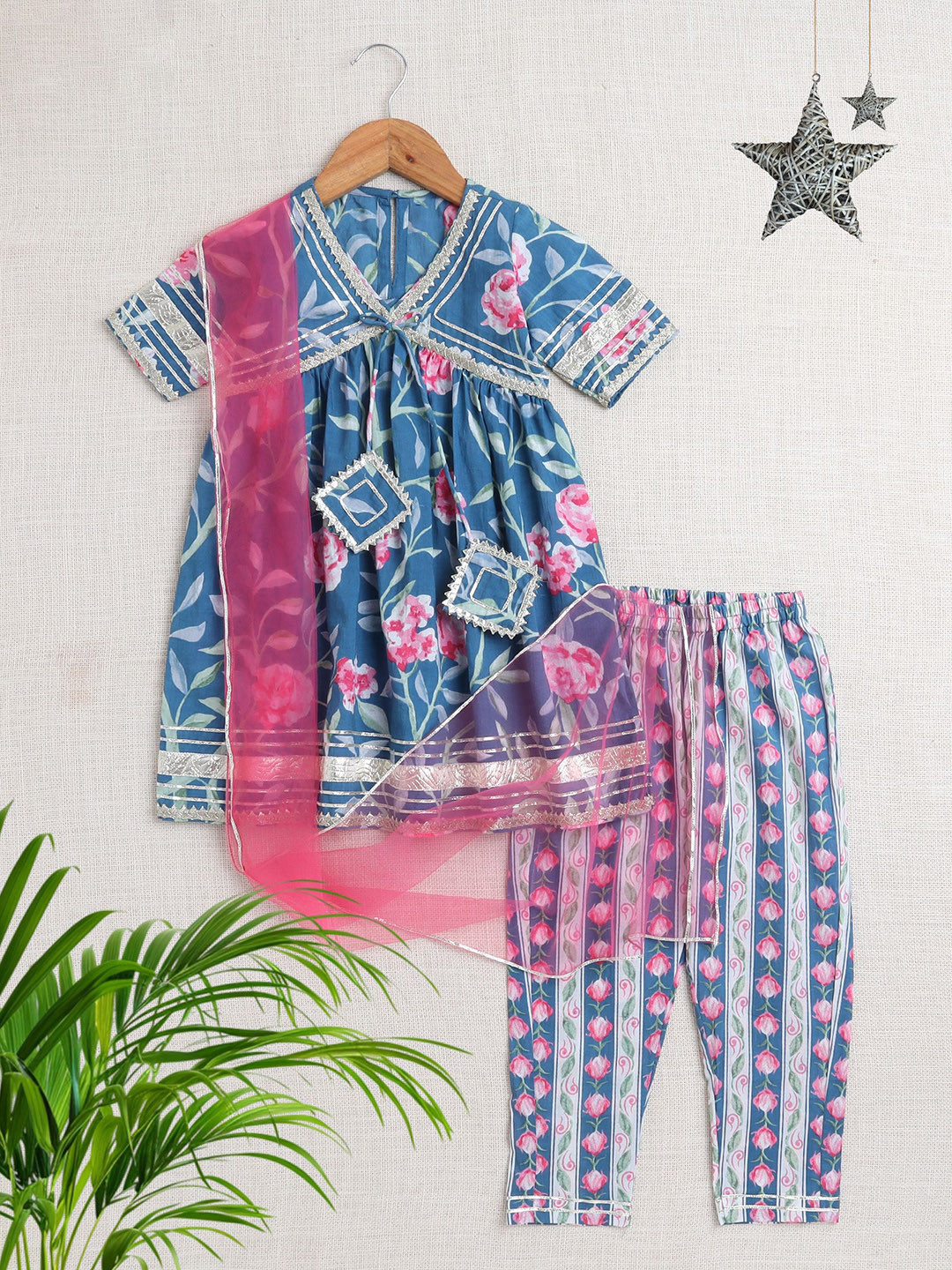 

The Magic Wand Girls Floral Printed Gotta Patti Pure Cotton Kurta With Salwar & Dupatta, Blue