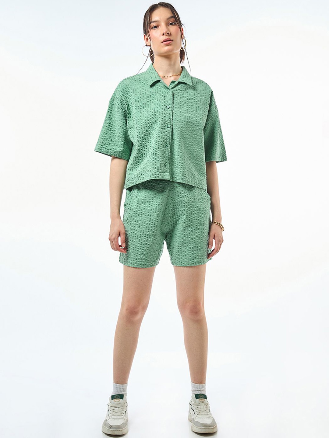 

Bewakoof Women Solid Pure Cotton Oversized Shirt With Shorts, Green