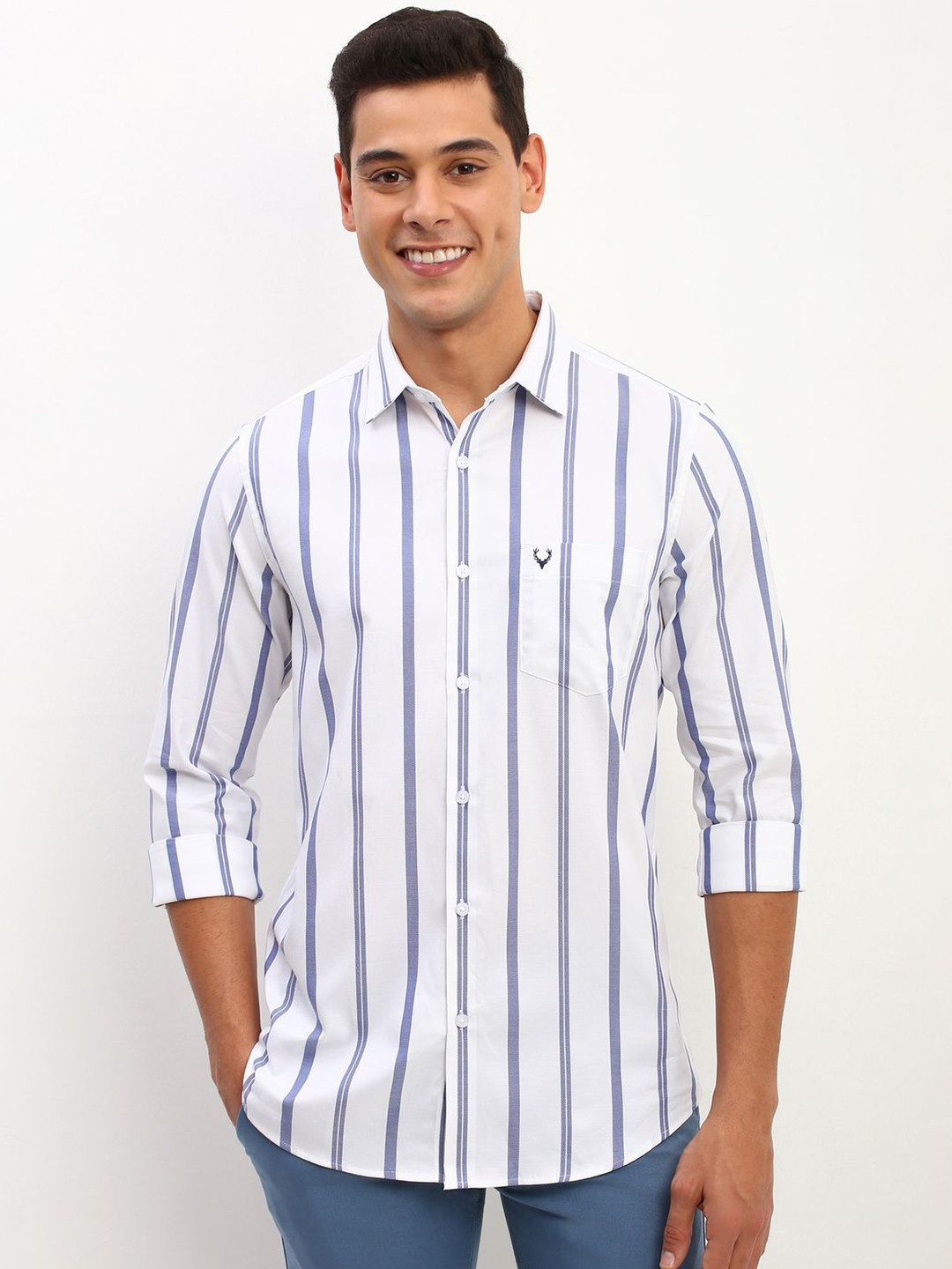 

Allen Solly Men Slim Fit Opaque Striped Casual Shirt, White
