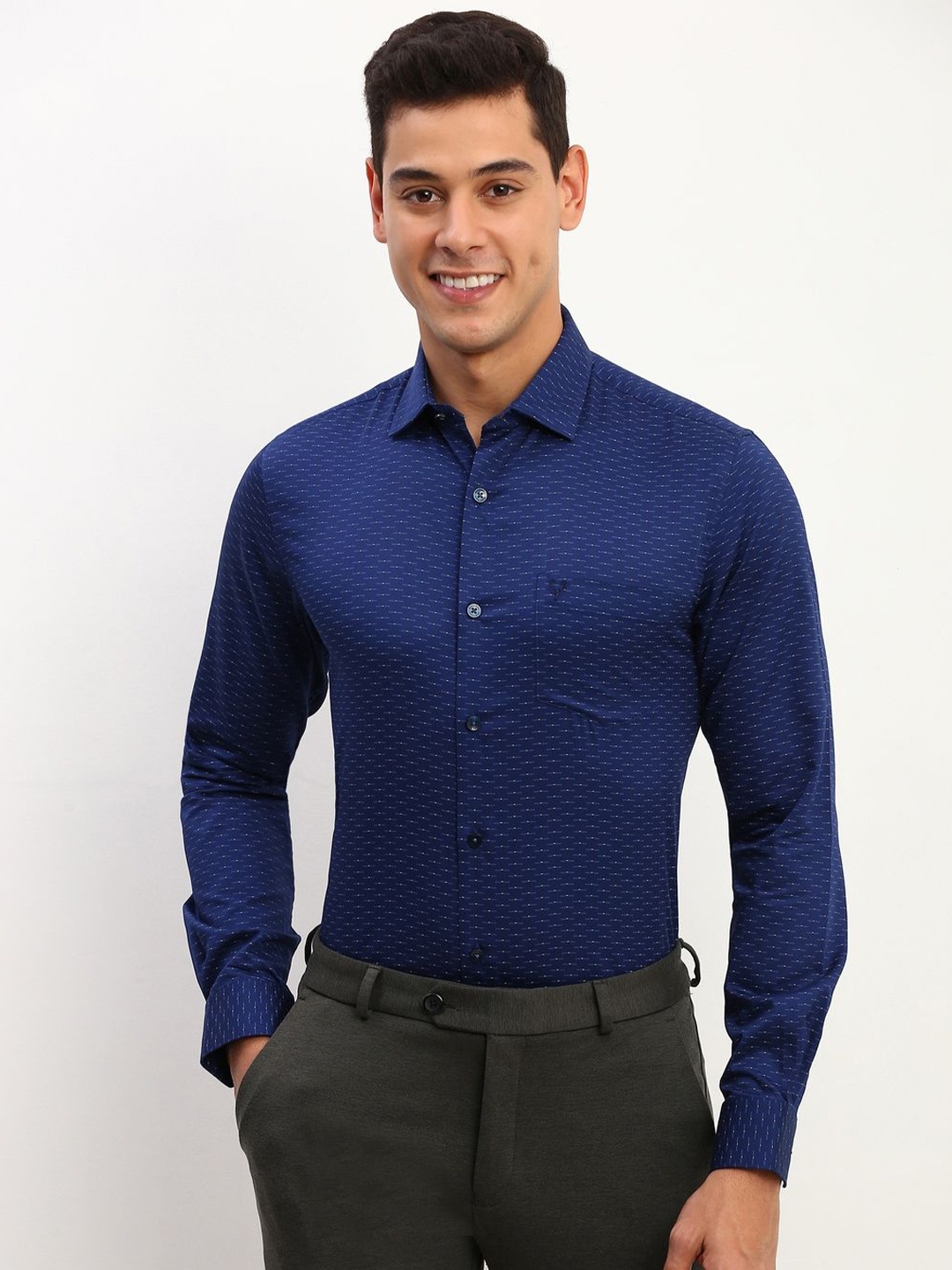 

Allen Solly Men Slim Fit Opaque Printed Formal Shirt, Navy blue