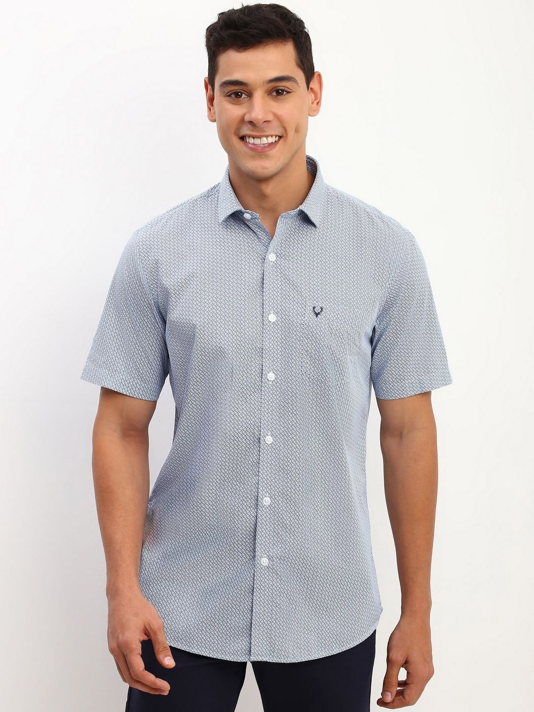 

Allen Solly Men Slim Fit Opaque Striped Casual Shirt, Blue