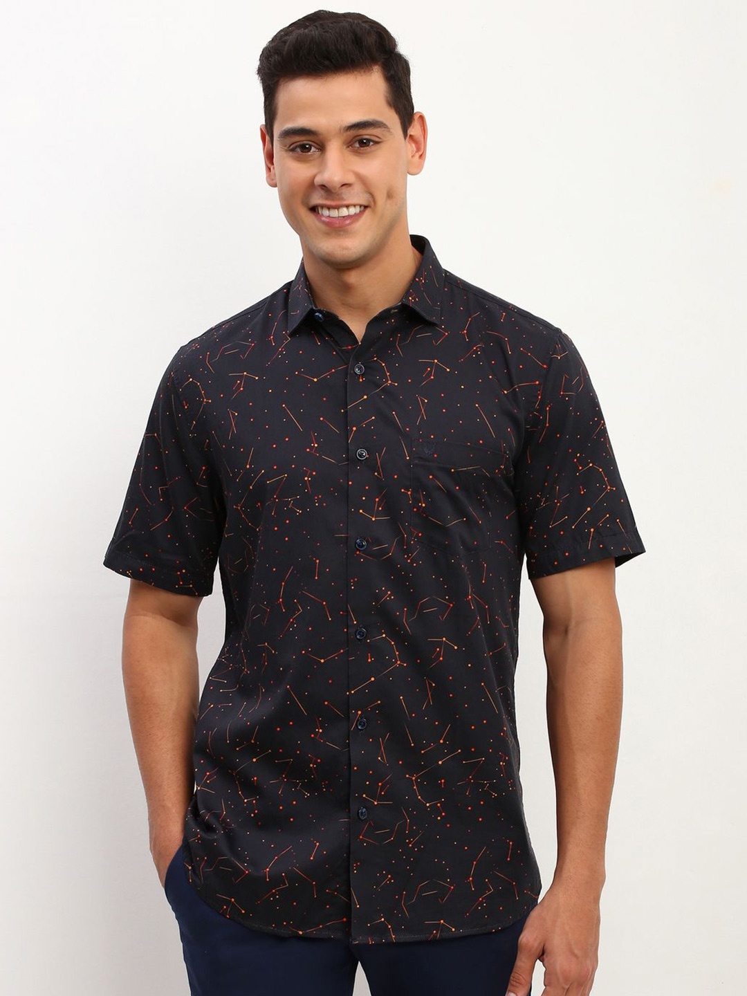 

Allen Solly Men Slim Fit Floral Opaque Printed Casual Shirt, Black