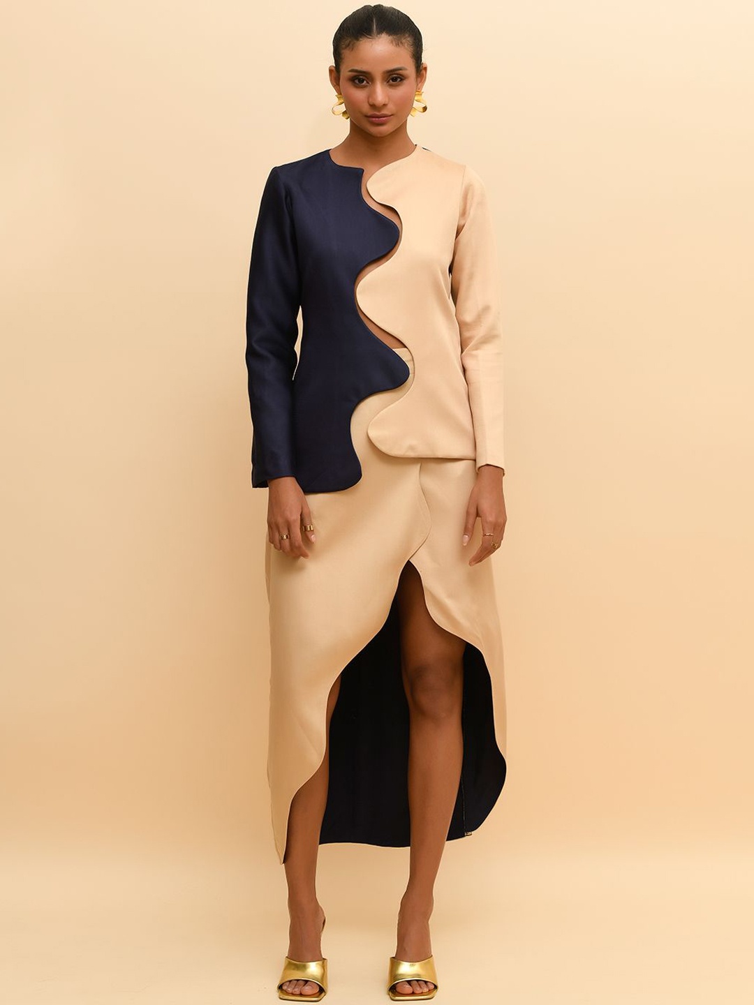 R.Y by Rishi and Vibhuti Colorblocked Wave Casual Blazer, Blue