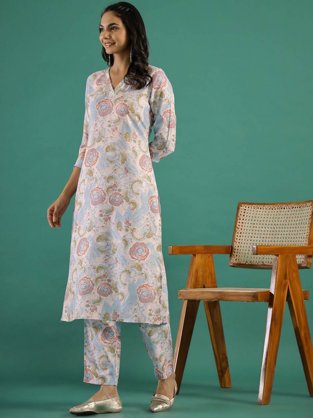 

RangDeep Floral Printed Regular Mirror Work Straight Kurta with Trousers, Off white