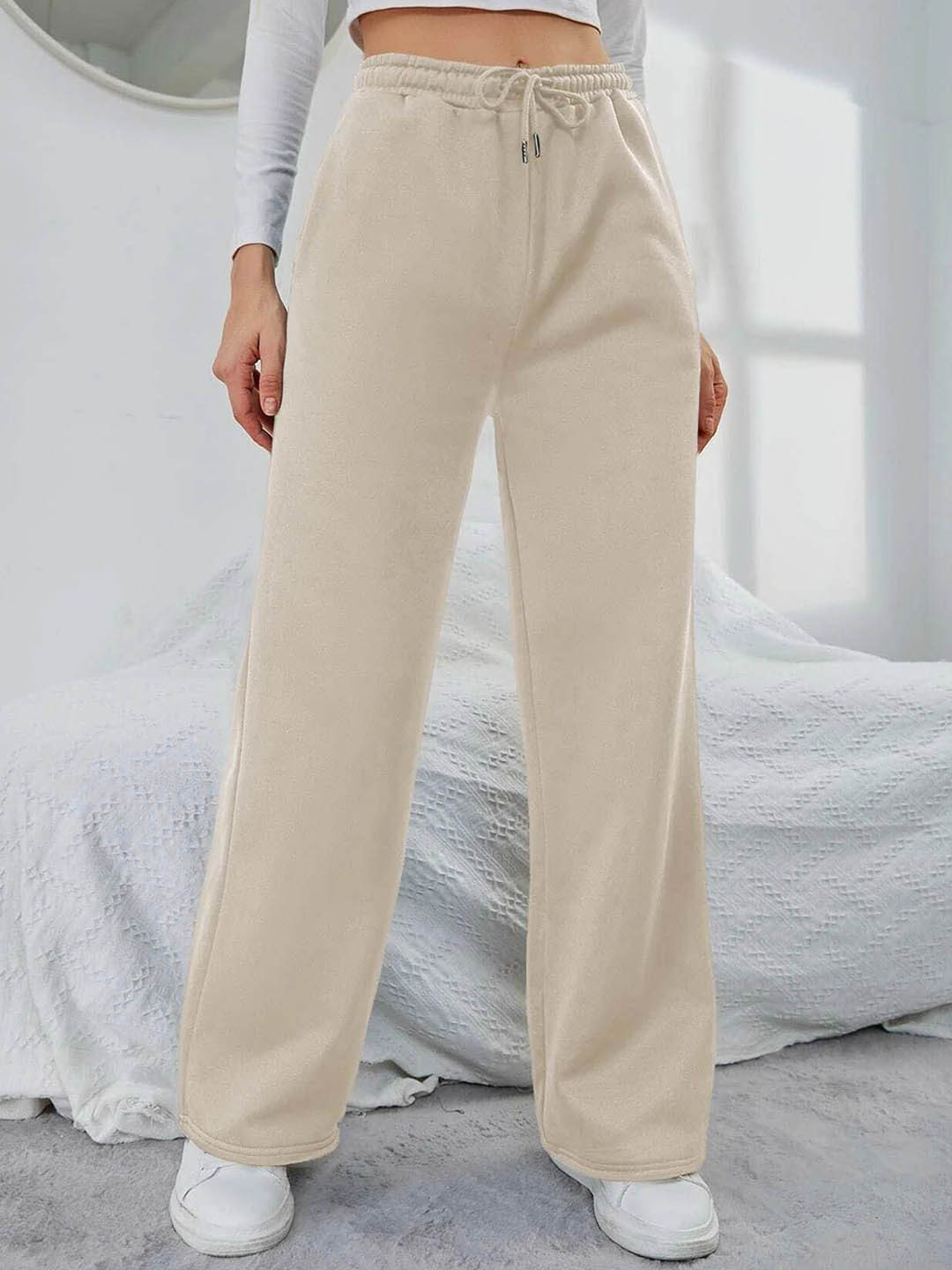 

FNOCKS Women Relaxed High-Rise Wrinkle Free Trousers, Cream