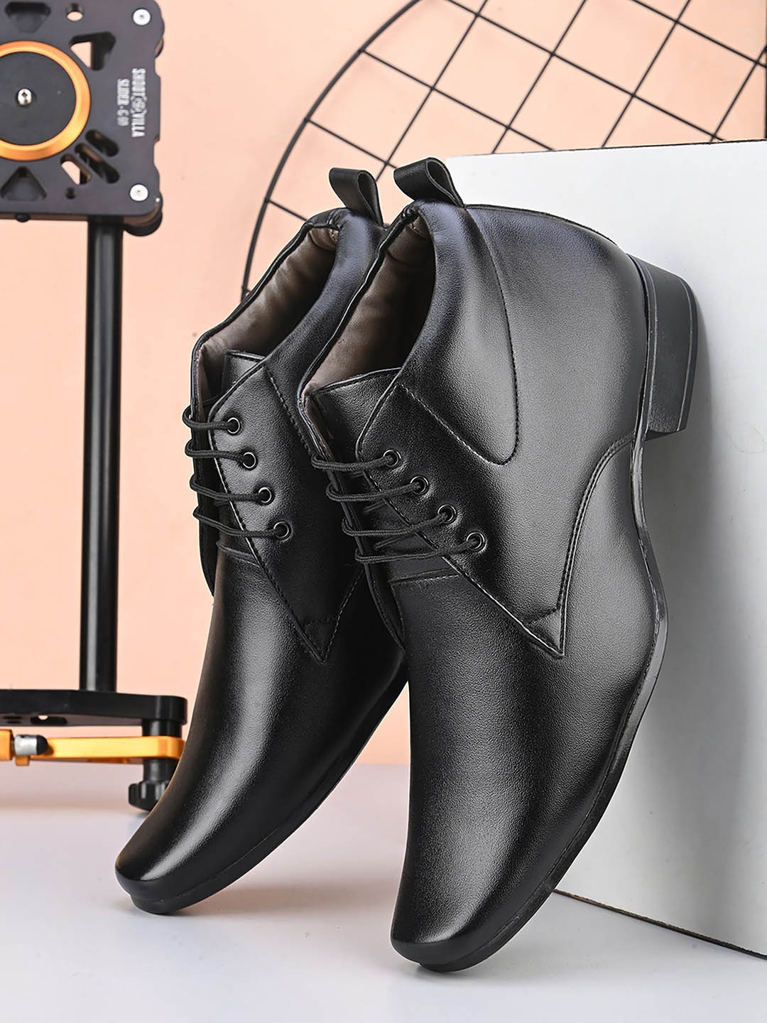 

Provogue Men Leather Pointed Toe Formal Derbys, Black