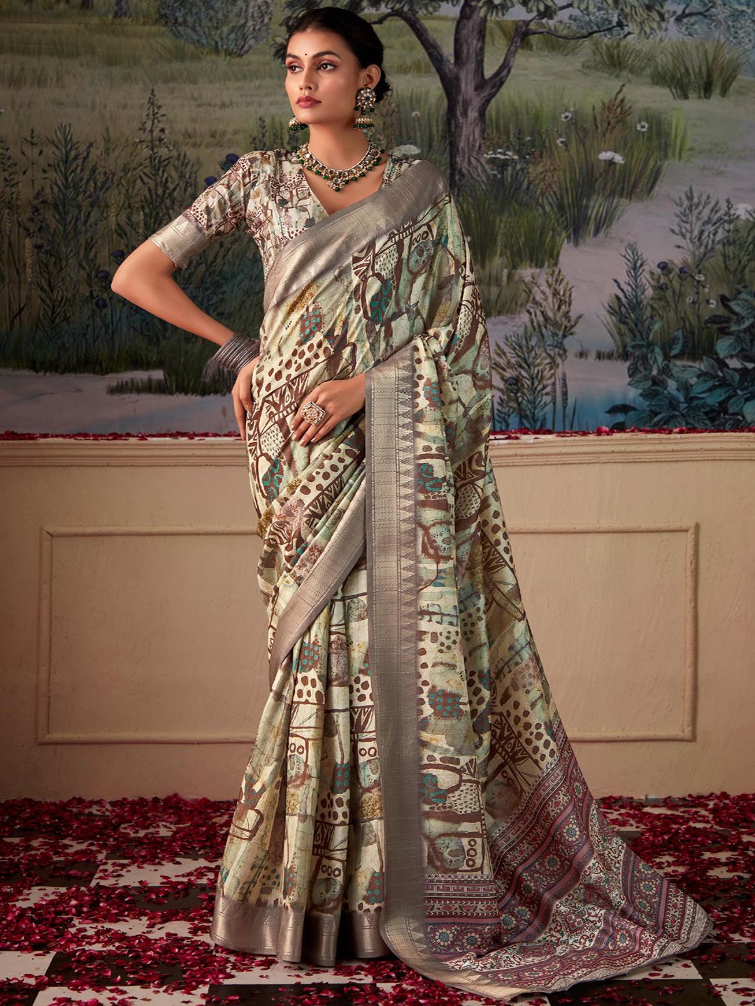 

Mitera Woven Designed Zari Tussar Saree, Green