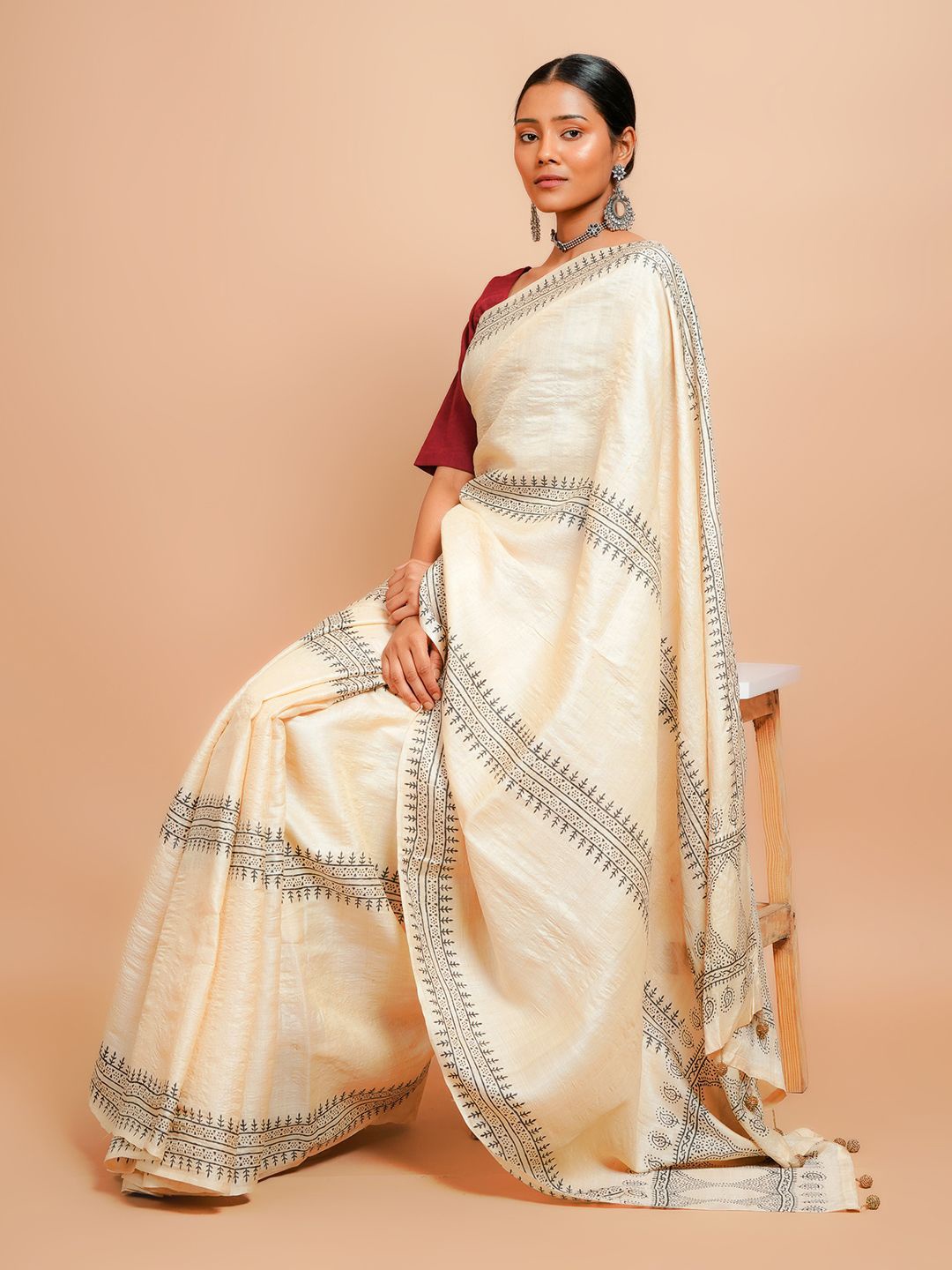 

Taavi Ethnic Motifs Printed Tussar Saree, White