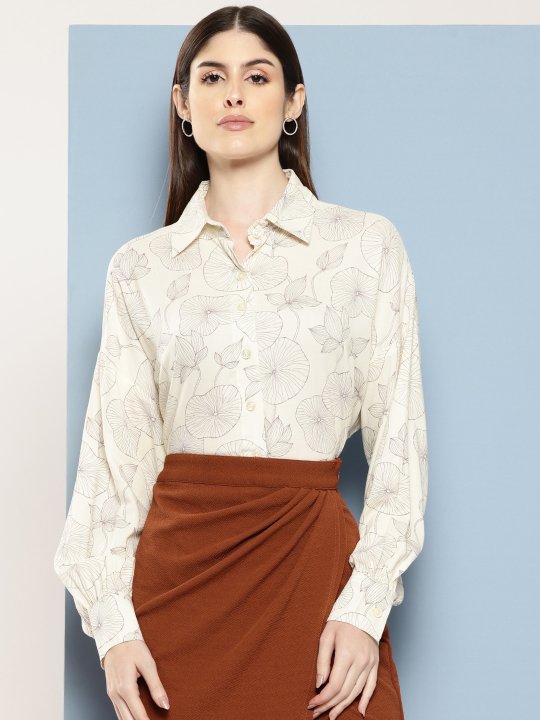 

Chemistry Women Printed Casual Shirt, Cream