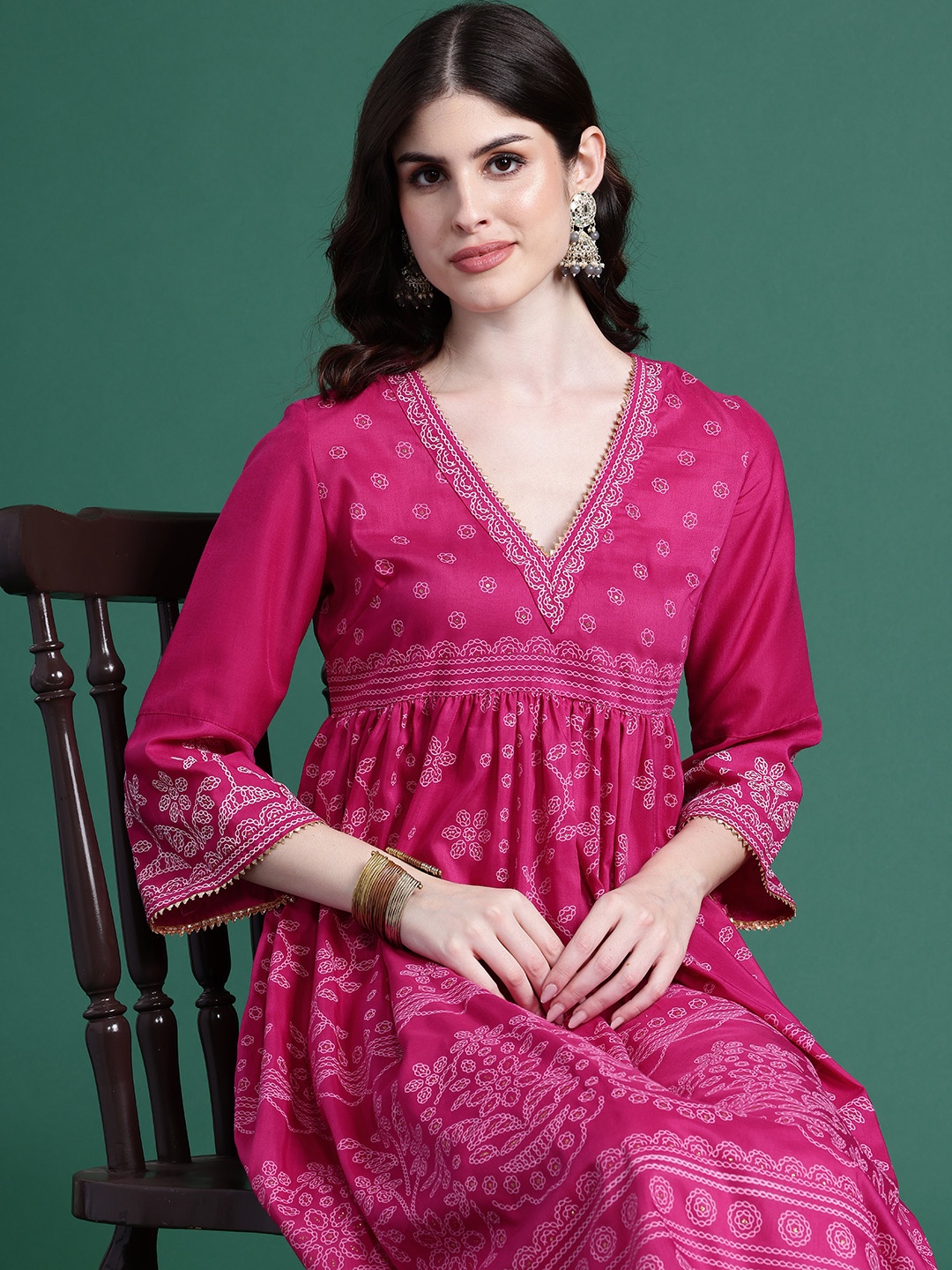 

Sangria Women Ethnic Motifs Printed Gotta Patti Kurta with Trousers, Pink