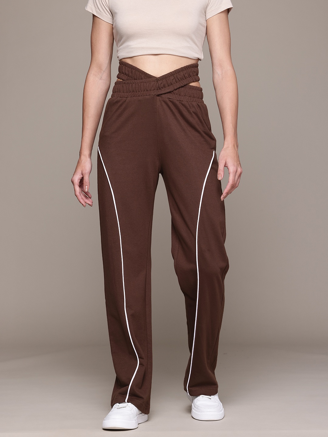 

The Roadster Lifestyle Co. Women Criss-Cross Waistband Relax Track Pants, Brown