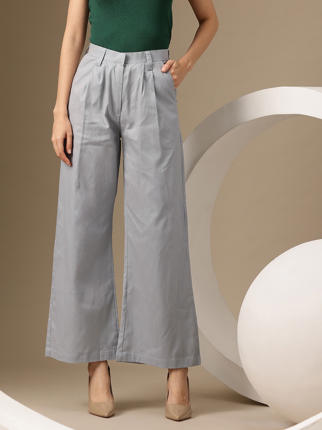 

Chemistry Women Flared High-Rise Pleated Trousers, Grey