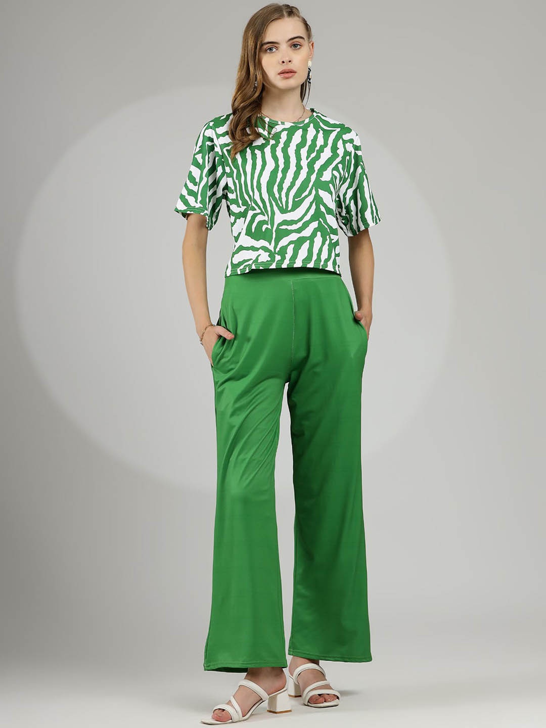 

WESTHOOD Printed Round Neck T-Shirt With Trouser, Olive