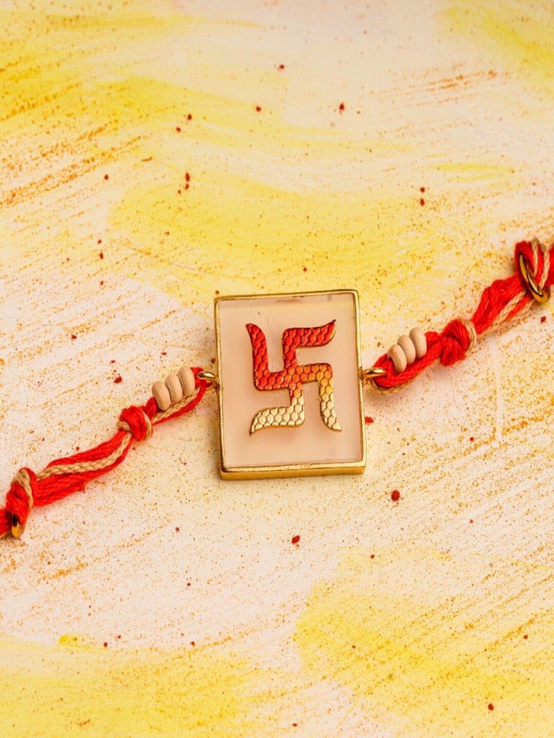 

Suhani Pittie Thread Rakhi, Red