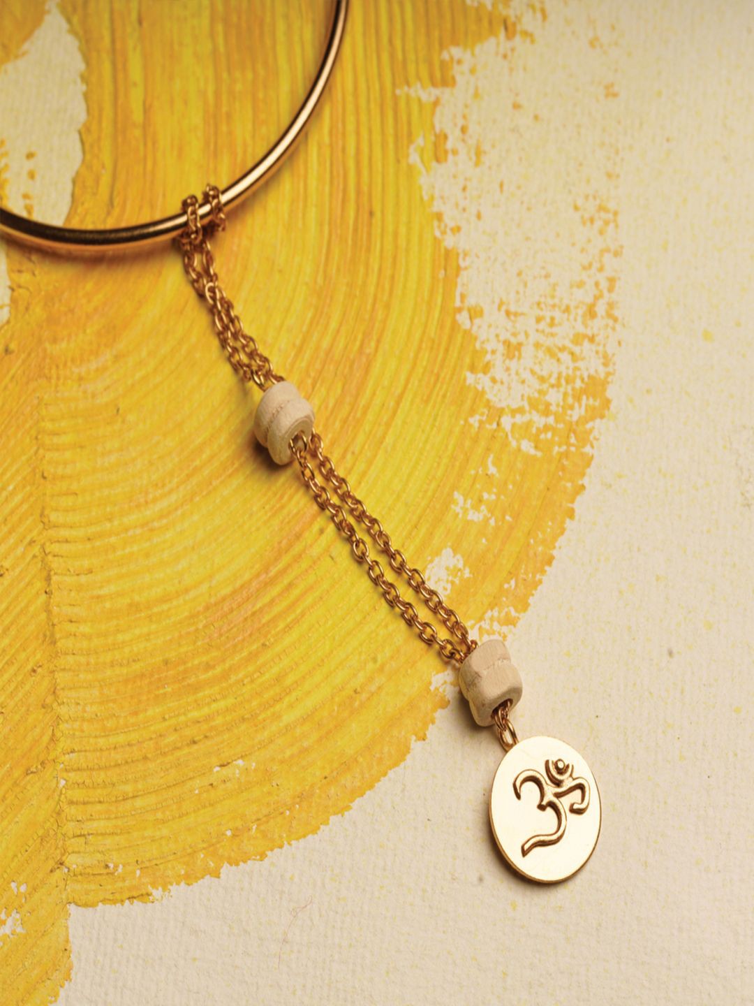 

Suhani Pittie Thread Rakhi, Gold