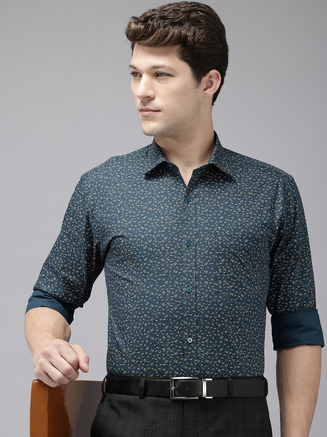 

Park Avenue Pure Cotton Slim Fit Floral Printed Opaque Formal Shirt, Teal